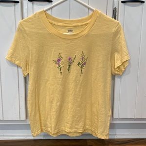 Levi’s yellow floral top